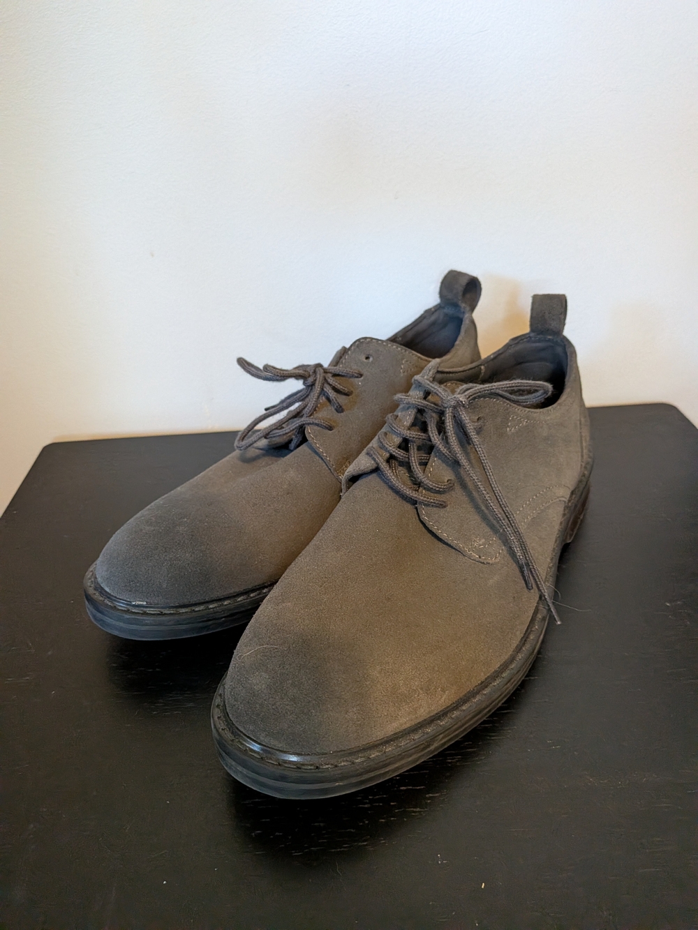 Clarks Men's Suede Chukka Shoes - Gray